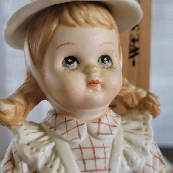 ❤ VINTAGE MUSICAK DOLL - Picture 6 of 11
